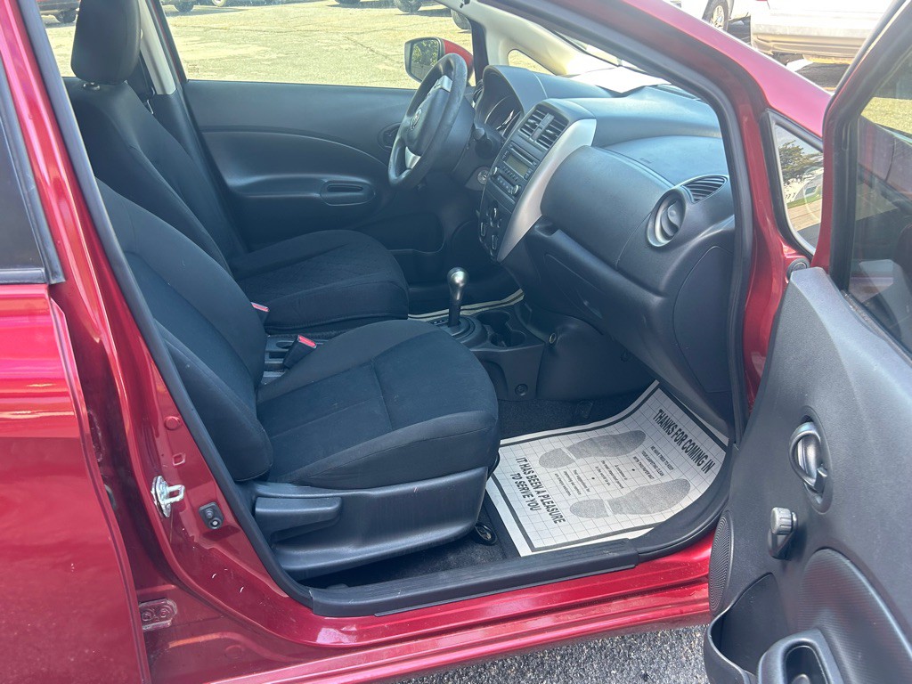 2018 Nissan Versa Image 13