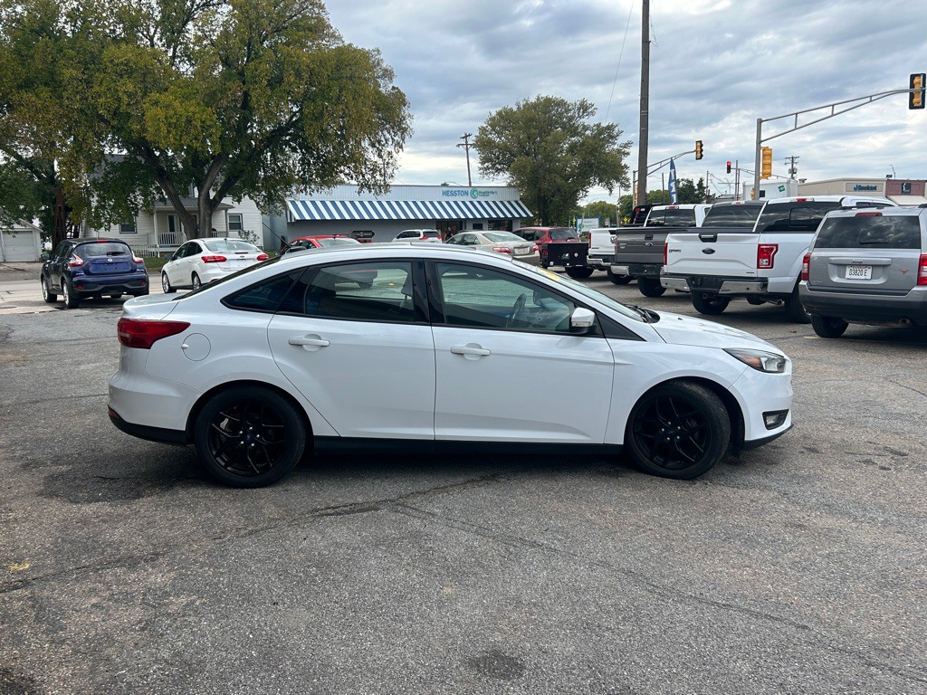 2016 Ford Focus Image 4
