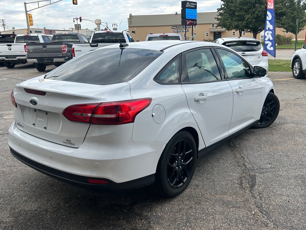 2016 Ford Focus Image 5