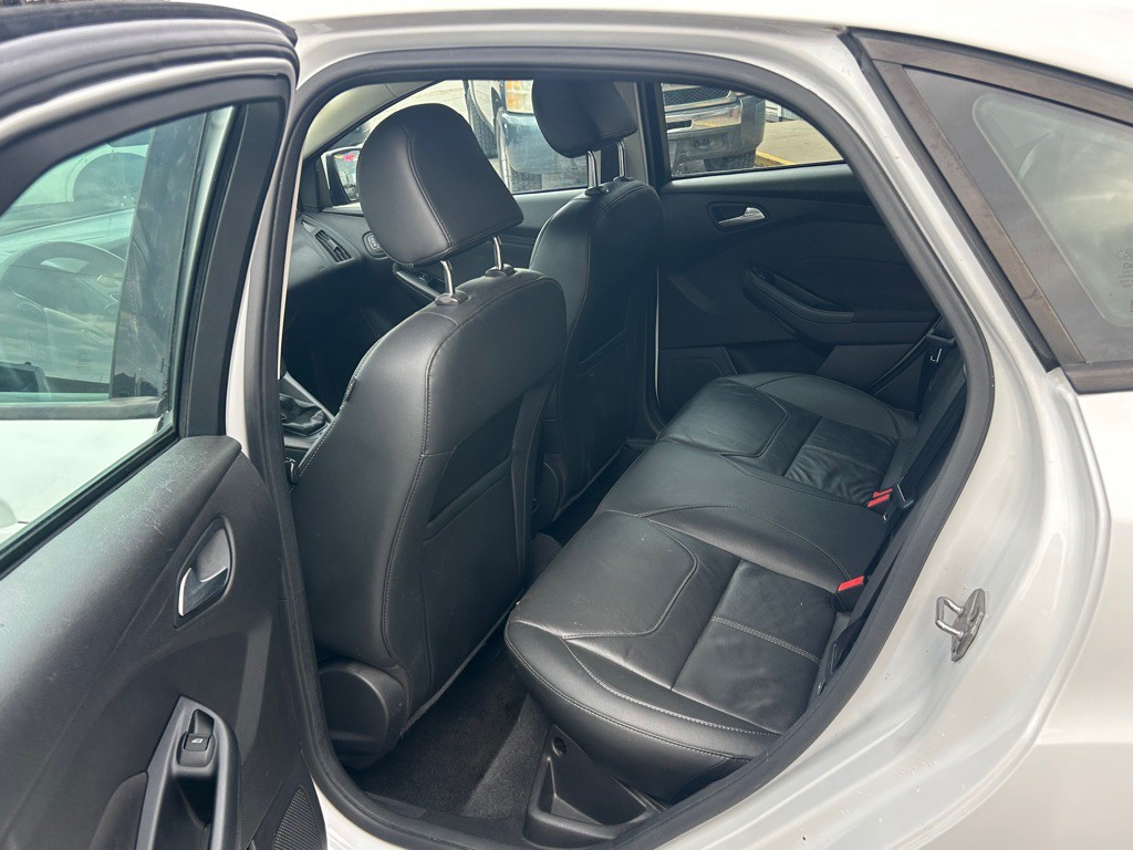 2016 Ford Focus Image 11