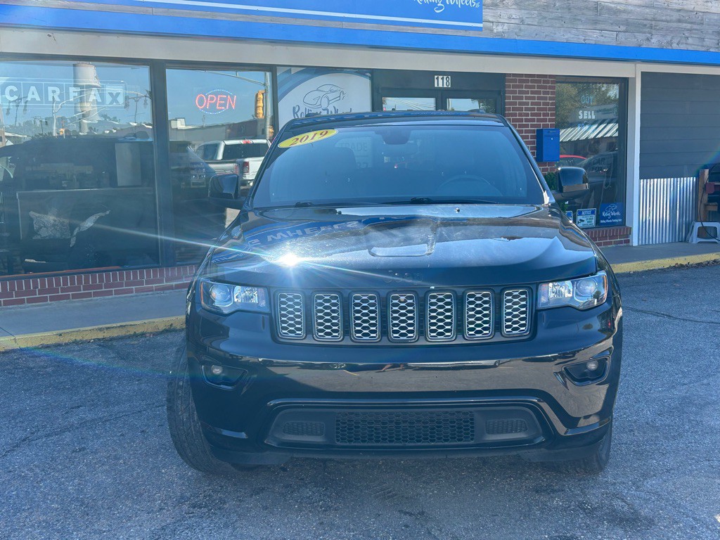 2019 Jeep Grand Cherokee Image 2