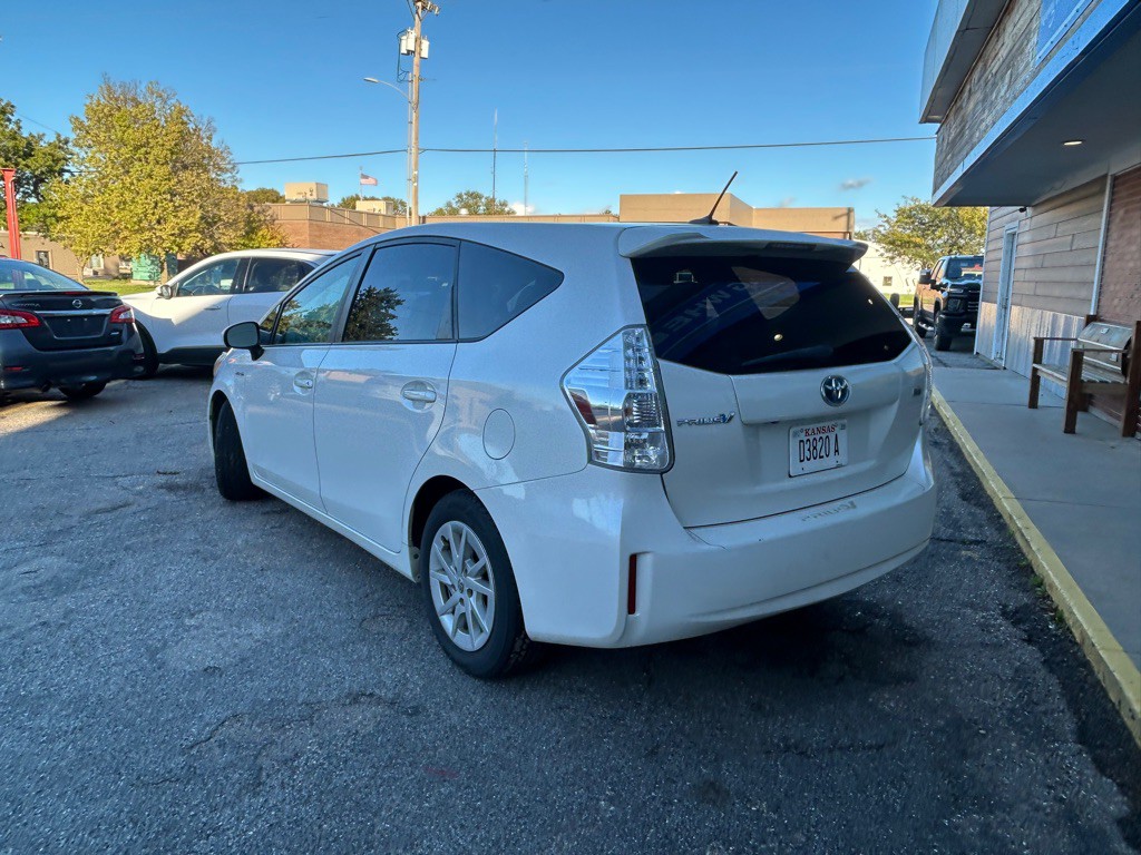 2013 Toyota Prius Image 8