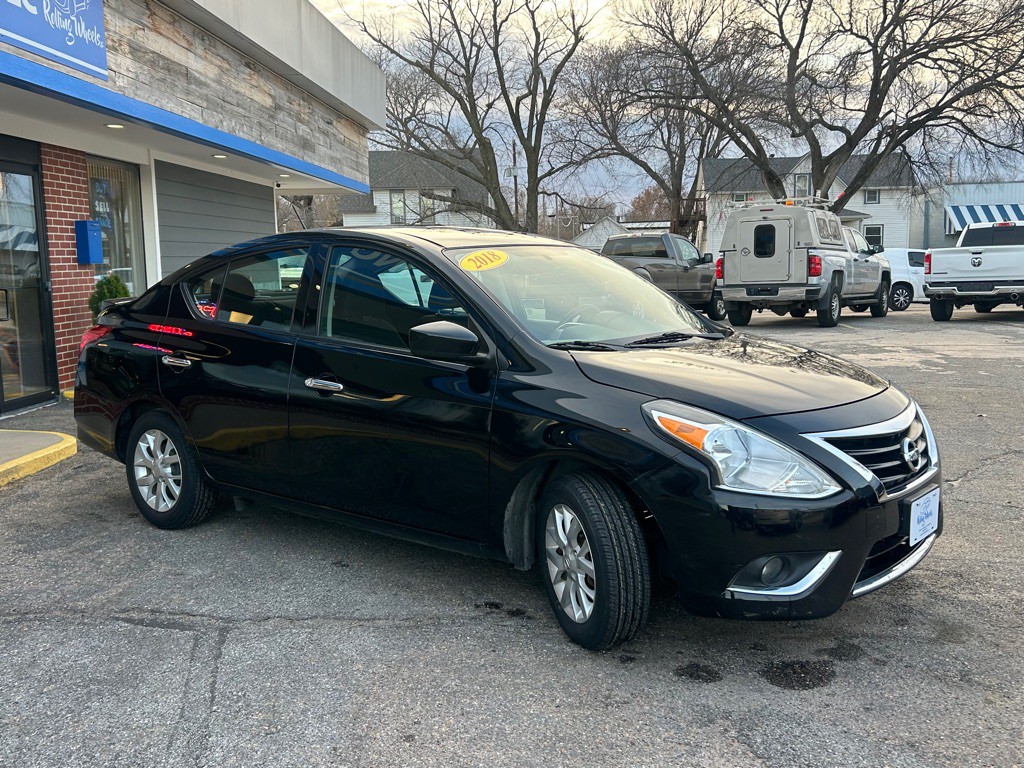 2018 Nissan Versa Image 5
