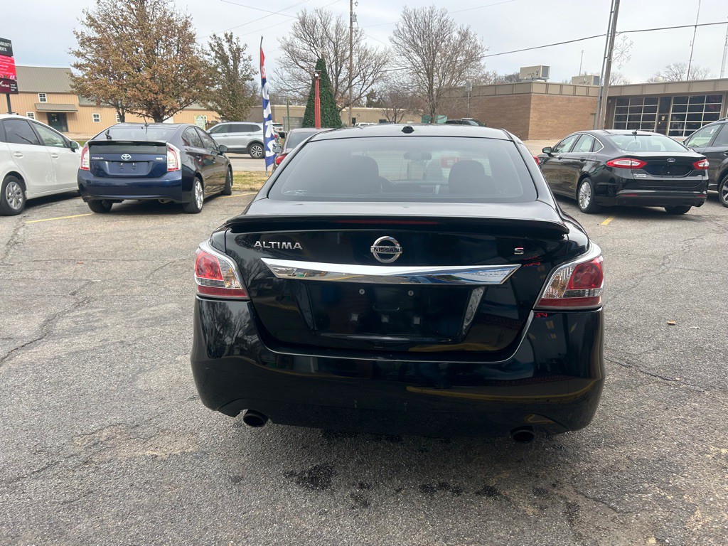 2015 Nissan Altima Image 7