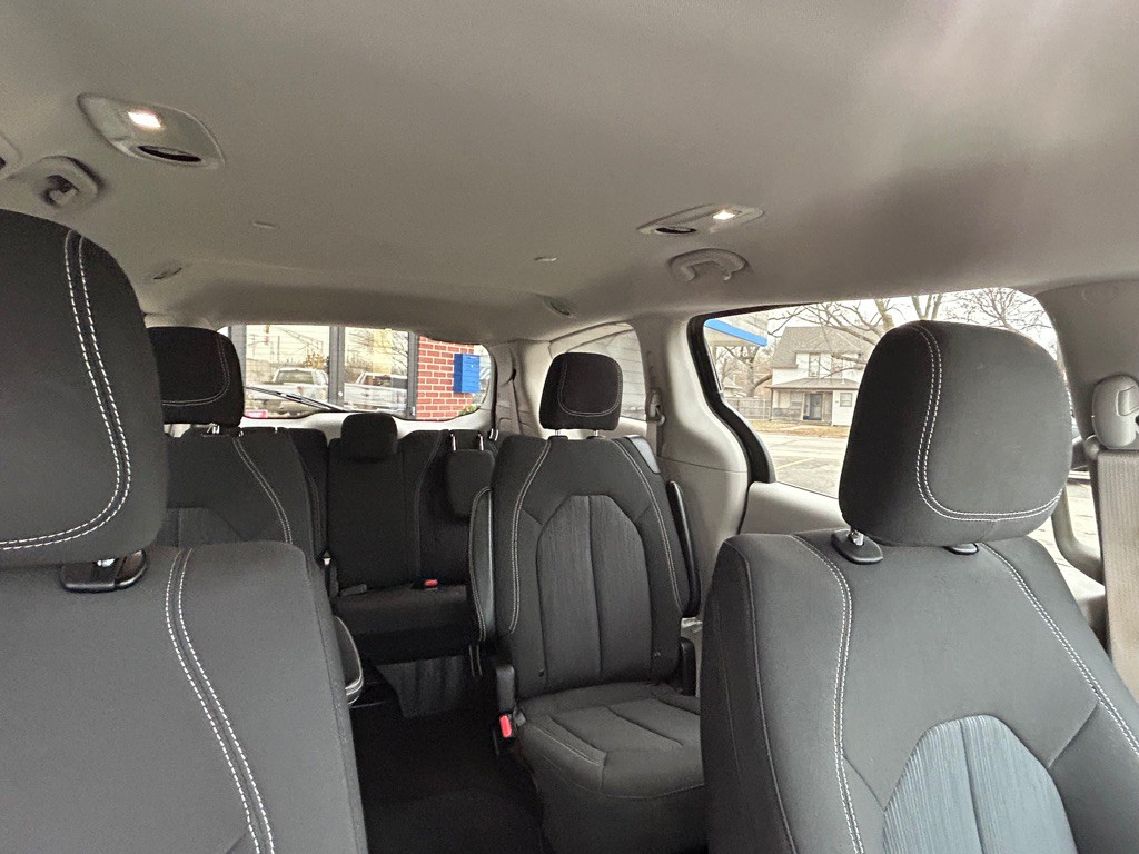 2022 Chrysler Voyager Image 12