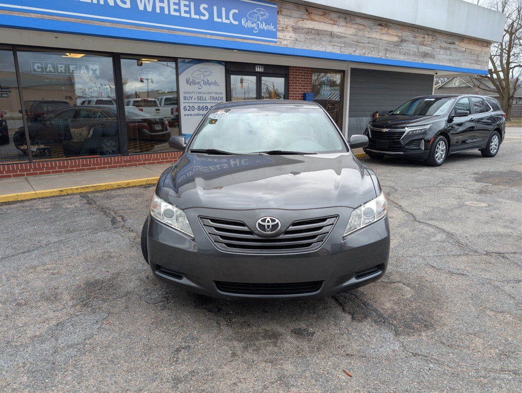 2009 Toyota Camry Image 2