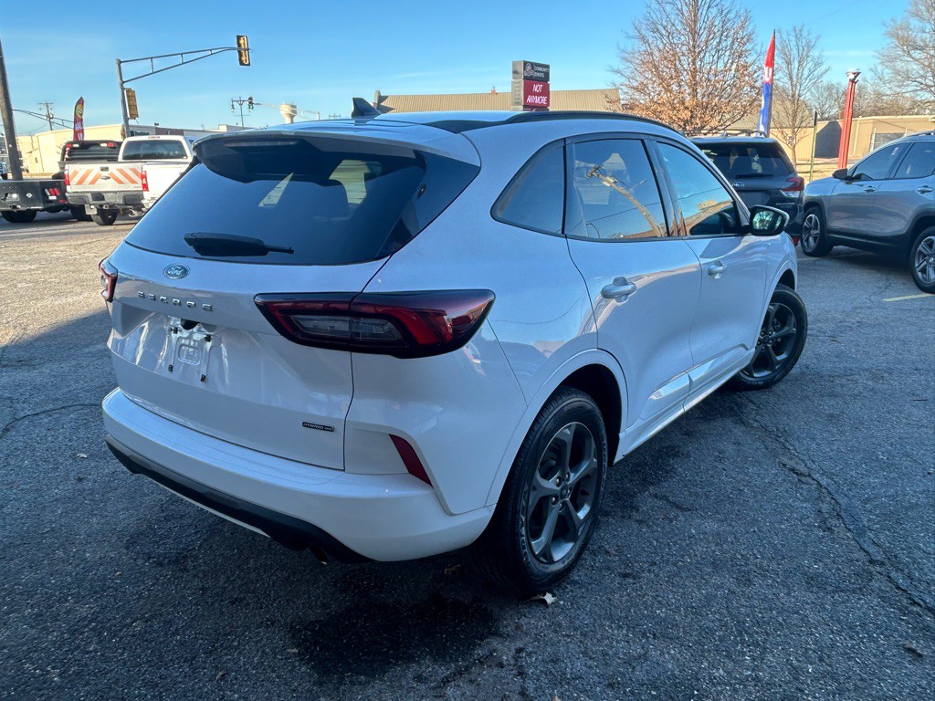 2023 Ford Escape Image 5