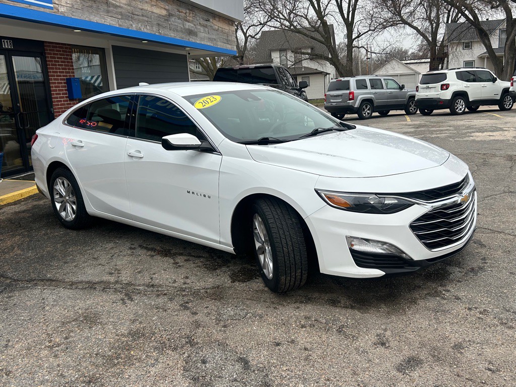 2023 Chevrolet Malibu Image 3