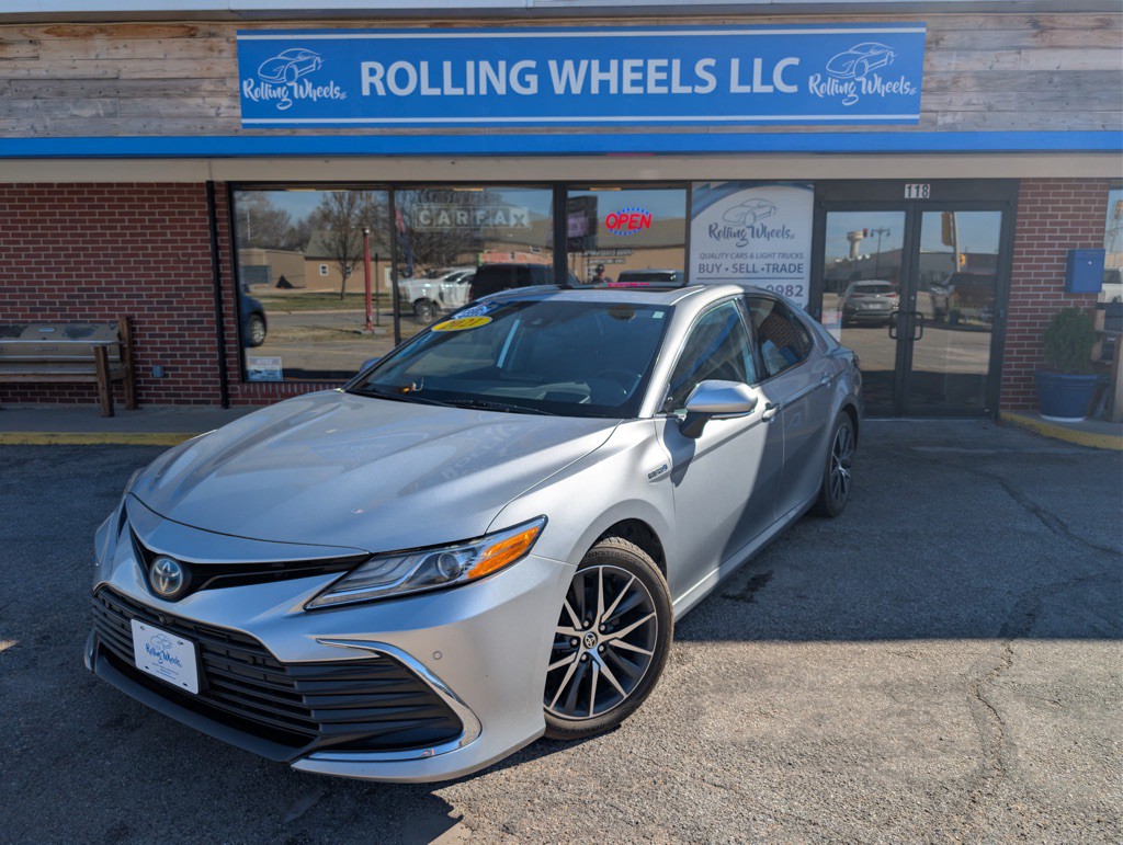 2021 Toyota Camry Image 1