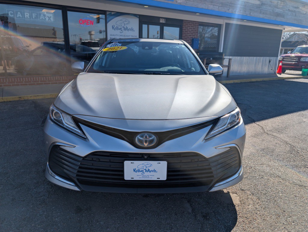 2021 Toyota Camry Image 2