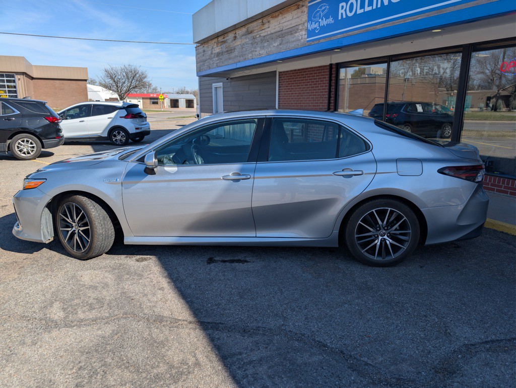 2021 Toyota Camry Image 8