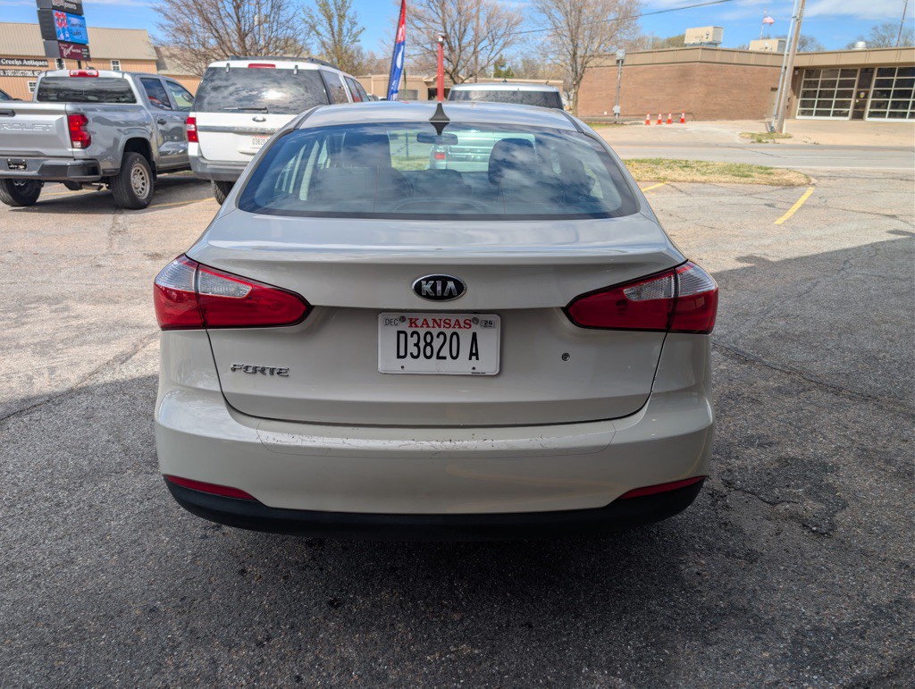 2015 Kia Forte Image 8