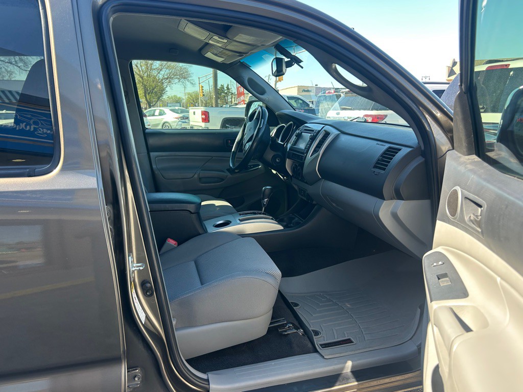 2013 Toyota Tacoma Image 12