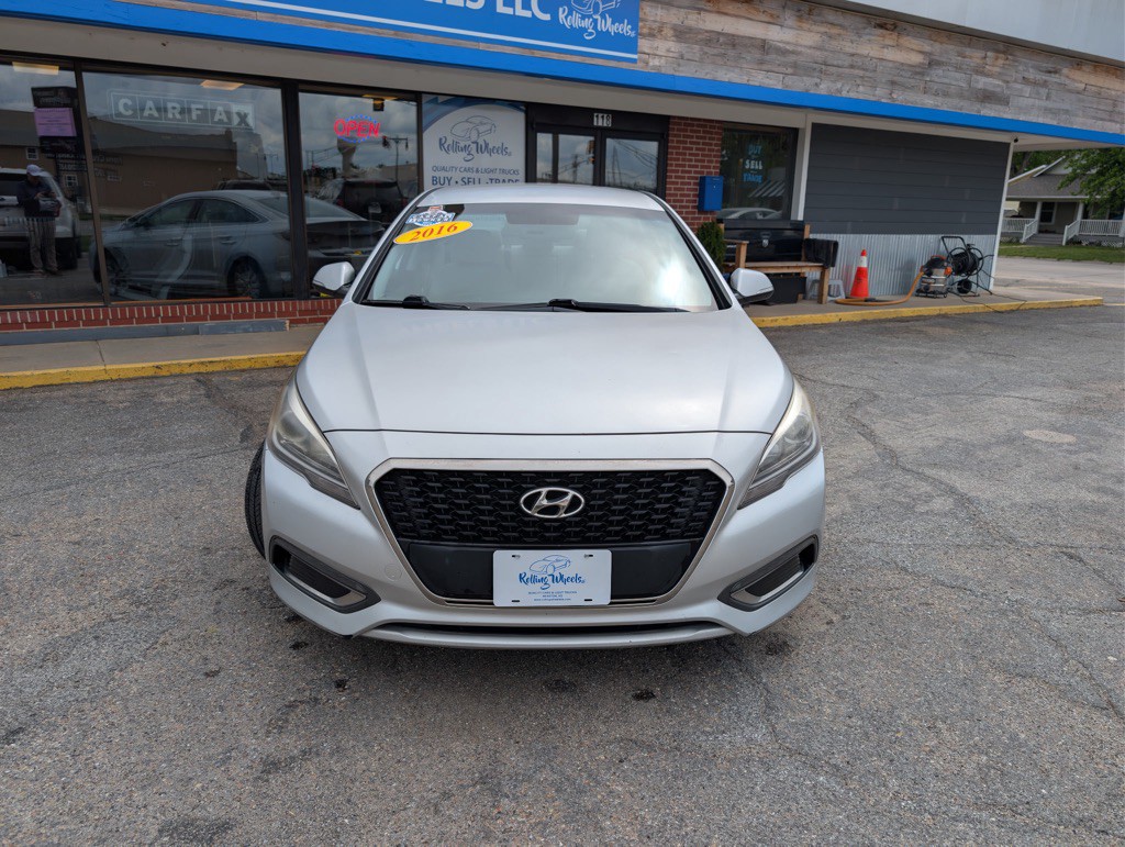 2016 Hyundai Sonata Image 2