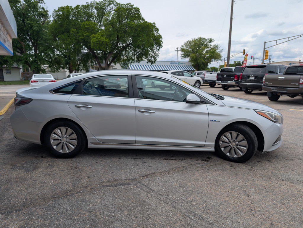 2016 Hyundai Sonata Image 6
