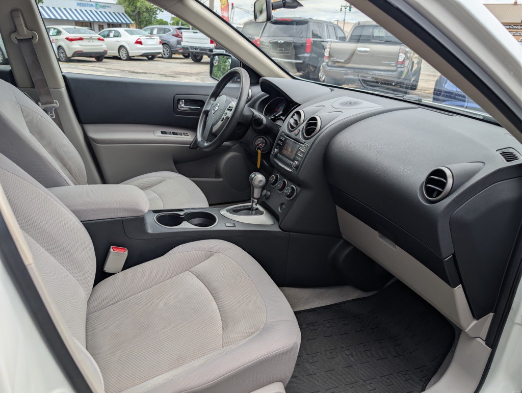 2013 Nissan Rogue Image 10
