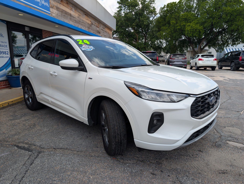 2024 Ford Escape Image 3