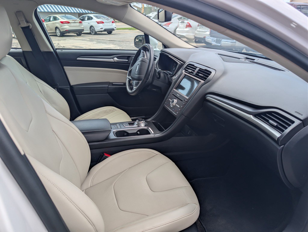 2018 Ford Fusion Image 12