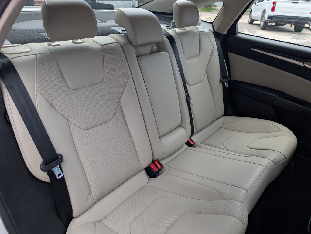 2018 Ford Fusion Image 16