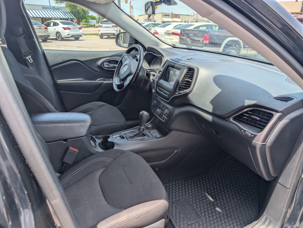 2020 Jeep Cherokee Image 12