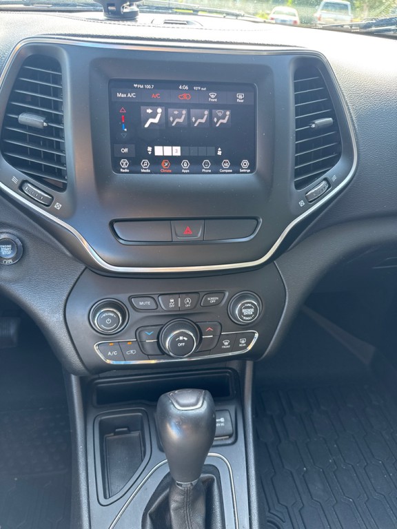 2019 Jeep Cherokee Image 10