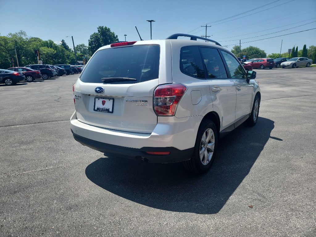 2015 Subaru Forester Image 5