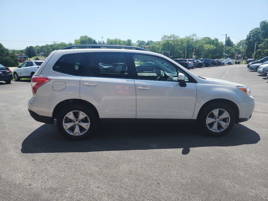 2015 Subaru Forester Image 6