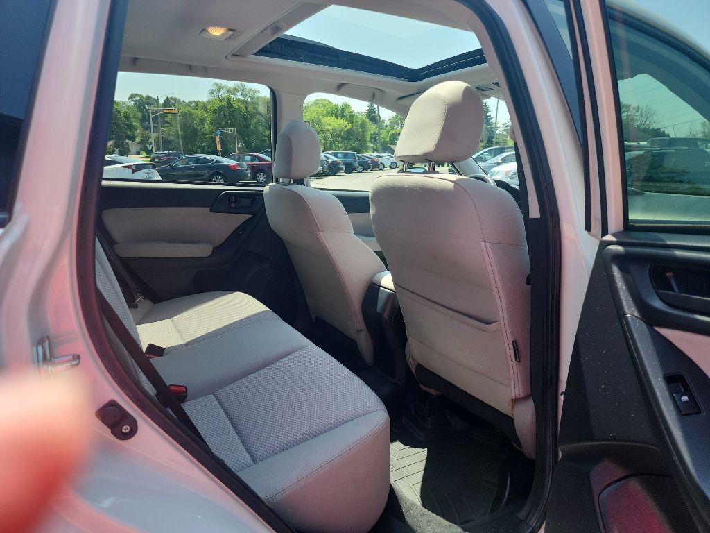 2015 Subaru Forester Image 10