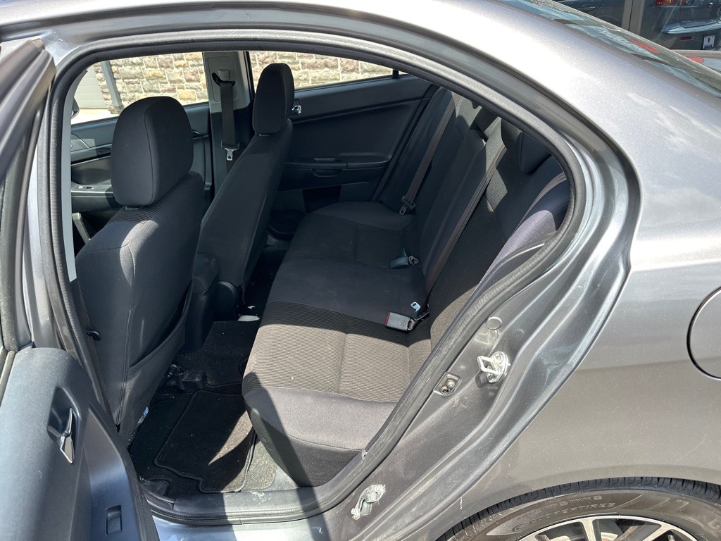 2017 Mitsubishi Lancer Image 9