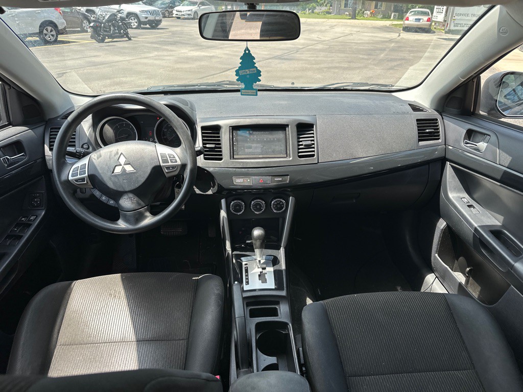 2017 Mitsubishi Lancer Image 10