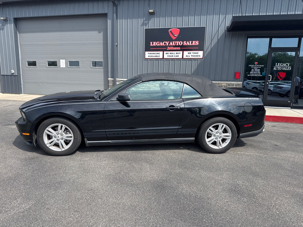 2011 Ford Mustang Image 2