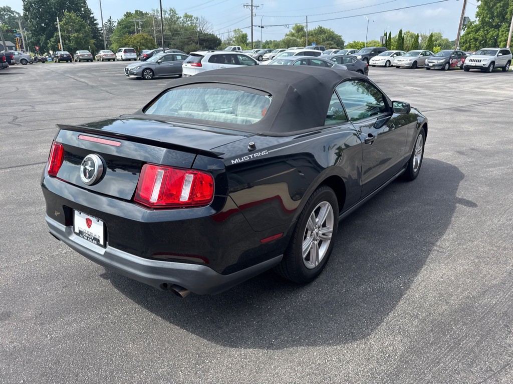 2011 Ford Mustang Image 5