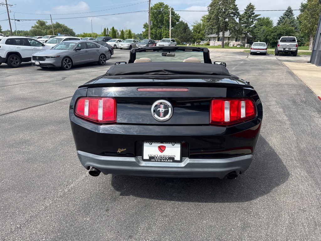 2011 Ford Mustang Image 13