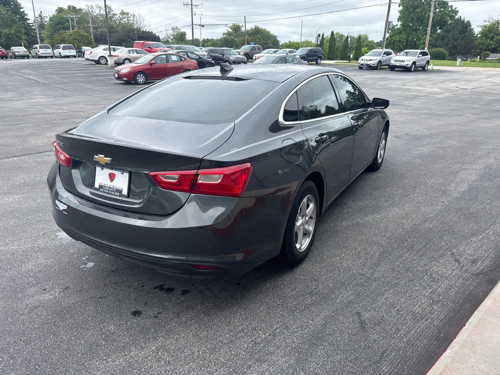 2017 Chevrolet Malibu Image 5