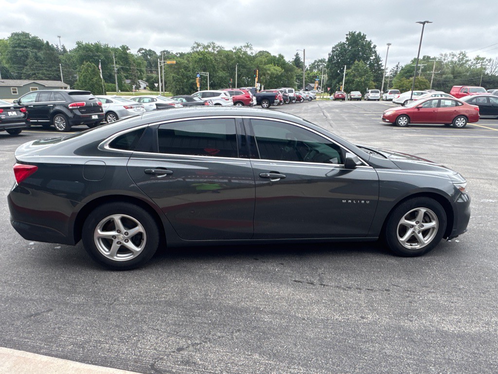 2017 Chevrolet Malibu Image 6