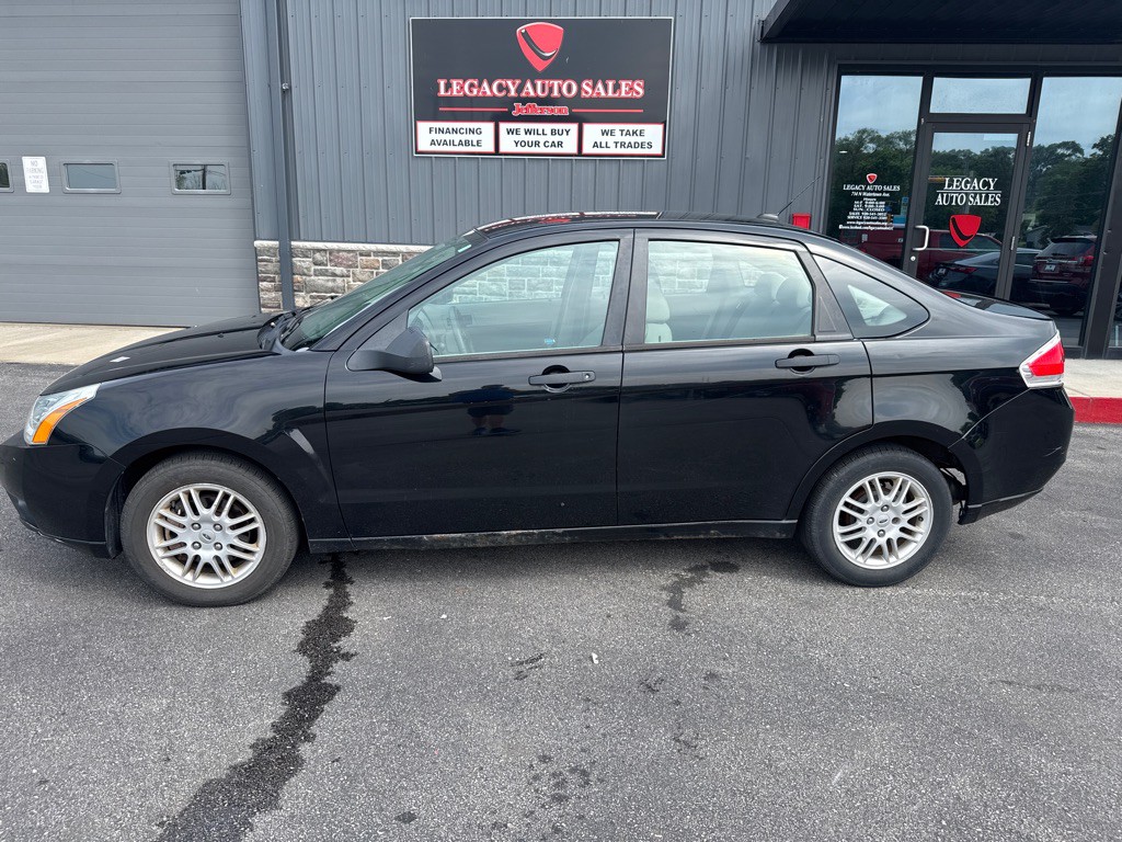 2010 Ford Focus Image 2