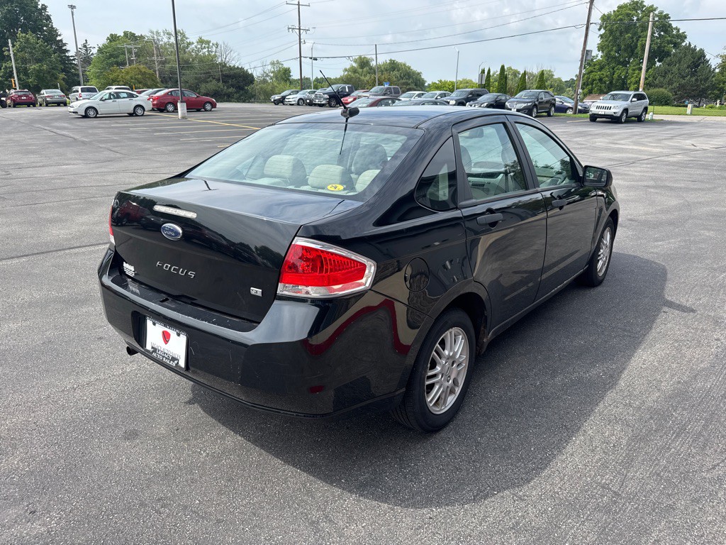 2010 Ford Focus Image 5