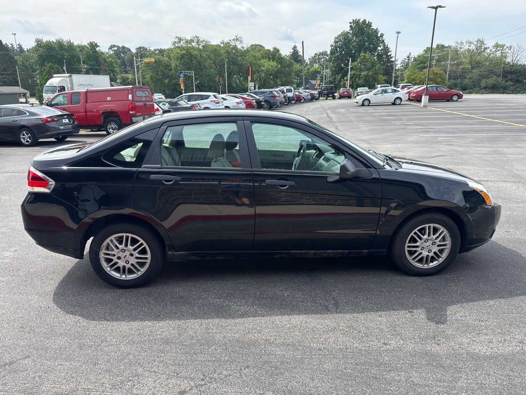 2010 Ford Focus Image 6