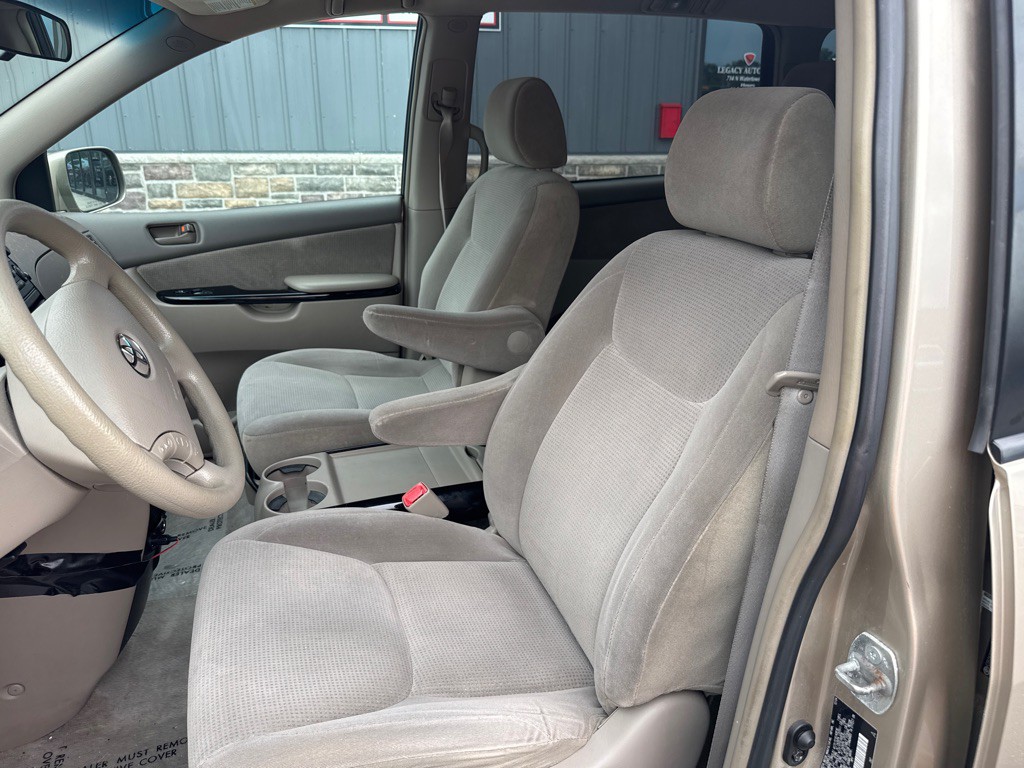 2005 Toyota Sienna Image 8