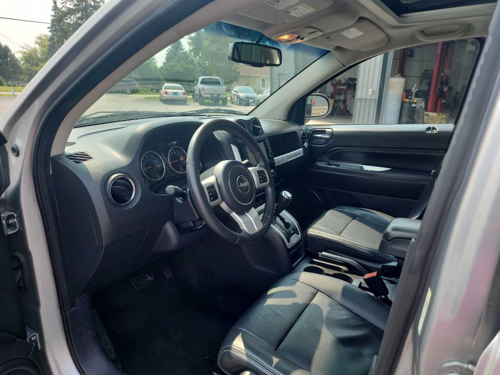 2016 Jeep Compass Image 11