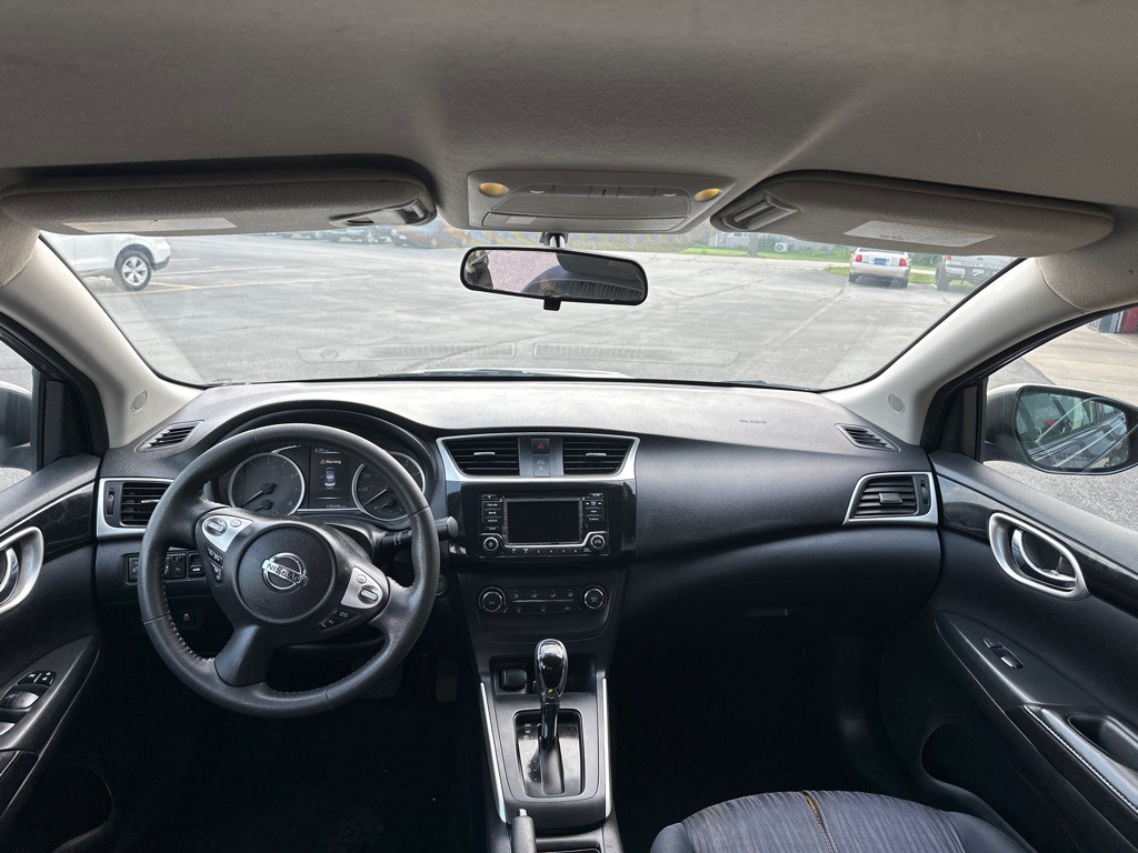 2016 Nissan Sentra Image 10