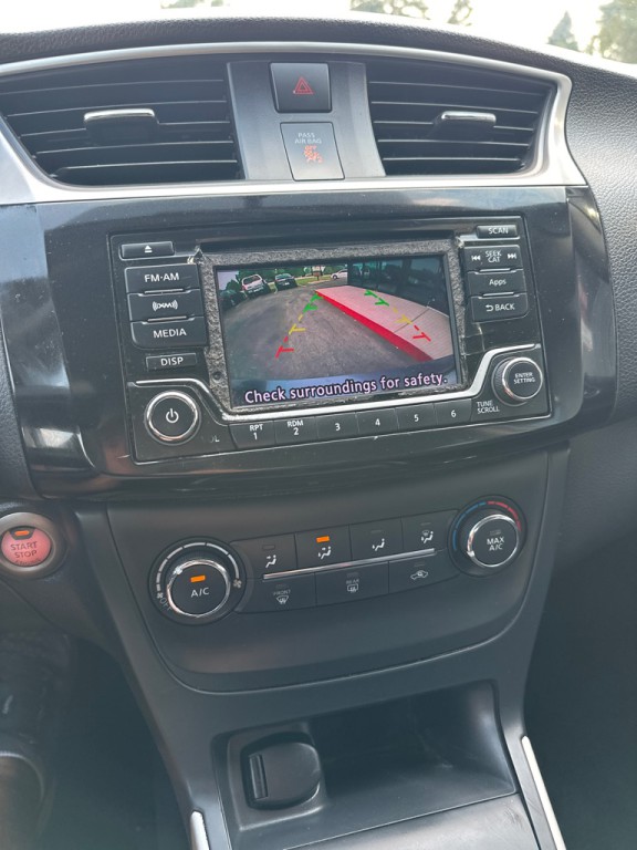 2016 Nissan Sentra Image 12