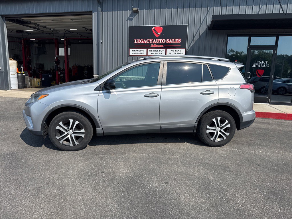 2017 Toyota Rav4 Image 2