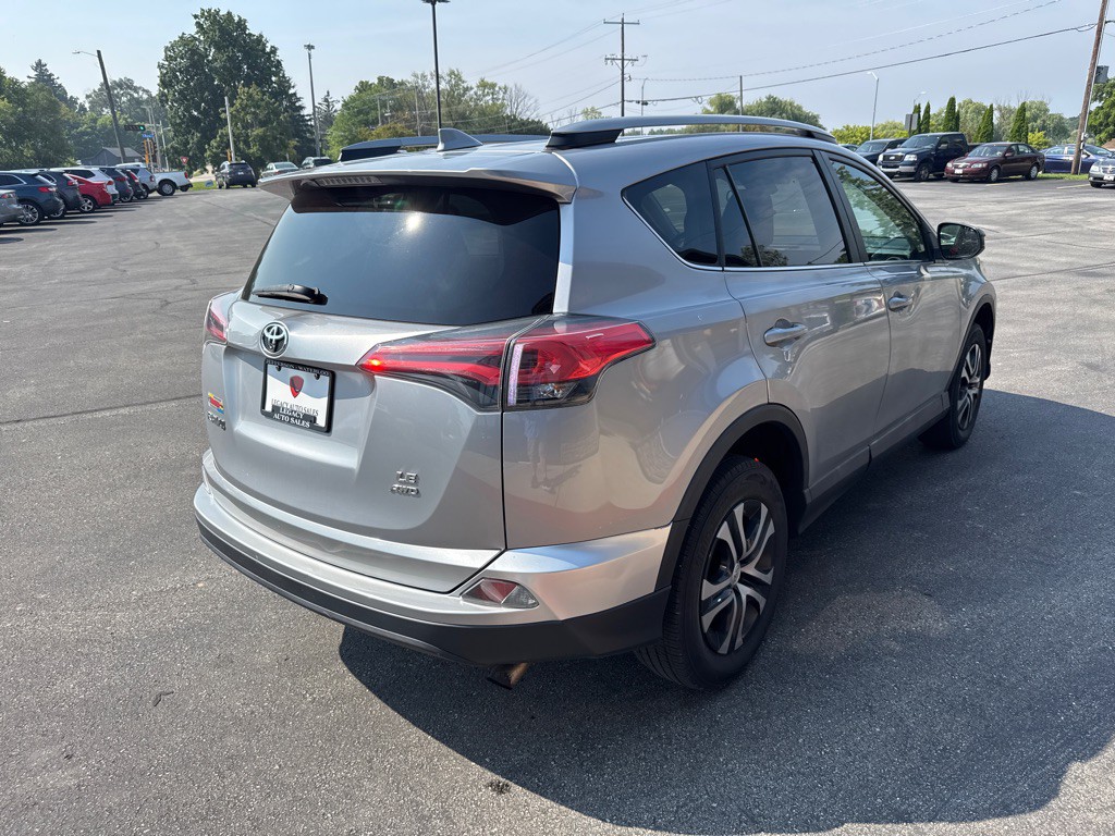 2017 Toyota Rav4 Image 5