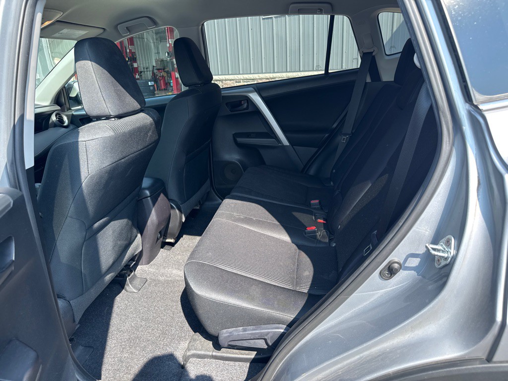 2017 Toyota Rav4 Image 9