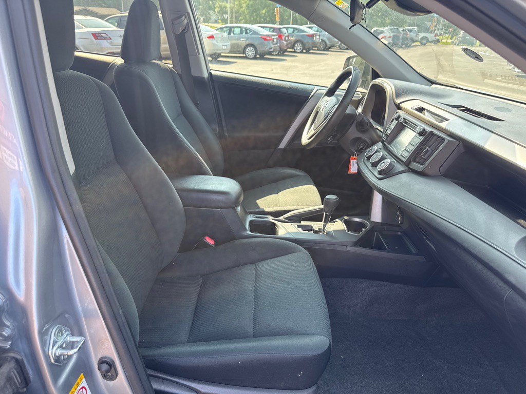 2017 Toyota Rav4 Image 12
