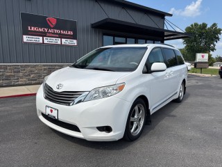 Image for 2014 Toyota Sienna XLE ID: 6741942