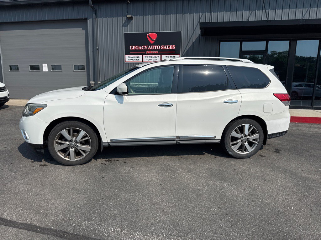 2013 Nissan Pathfinder Image 2