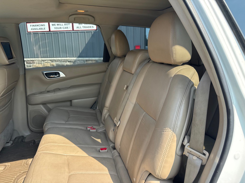 2013 Nissan Pathfinder Image 12