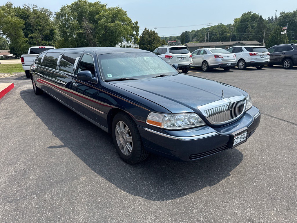 2003 Lincoln Town Car Image 7